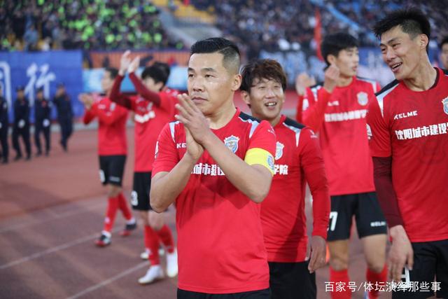 库里29分字母23分 勇士大胜35分终结雄鹿6连胜