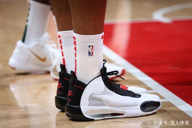 英超11轮战罢 去年同期热刺下滑8位曼联下滑5位